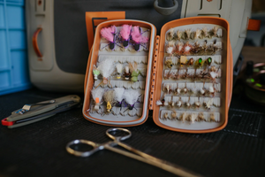 Fishpond - Orange Tacky Pescador - Small Fliegenbox